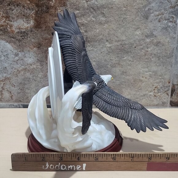 Bradford Exchange Decorative 3D Plate Flying Eagle Figurine On Wings of Faith Be - Picture 11 of 13
